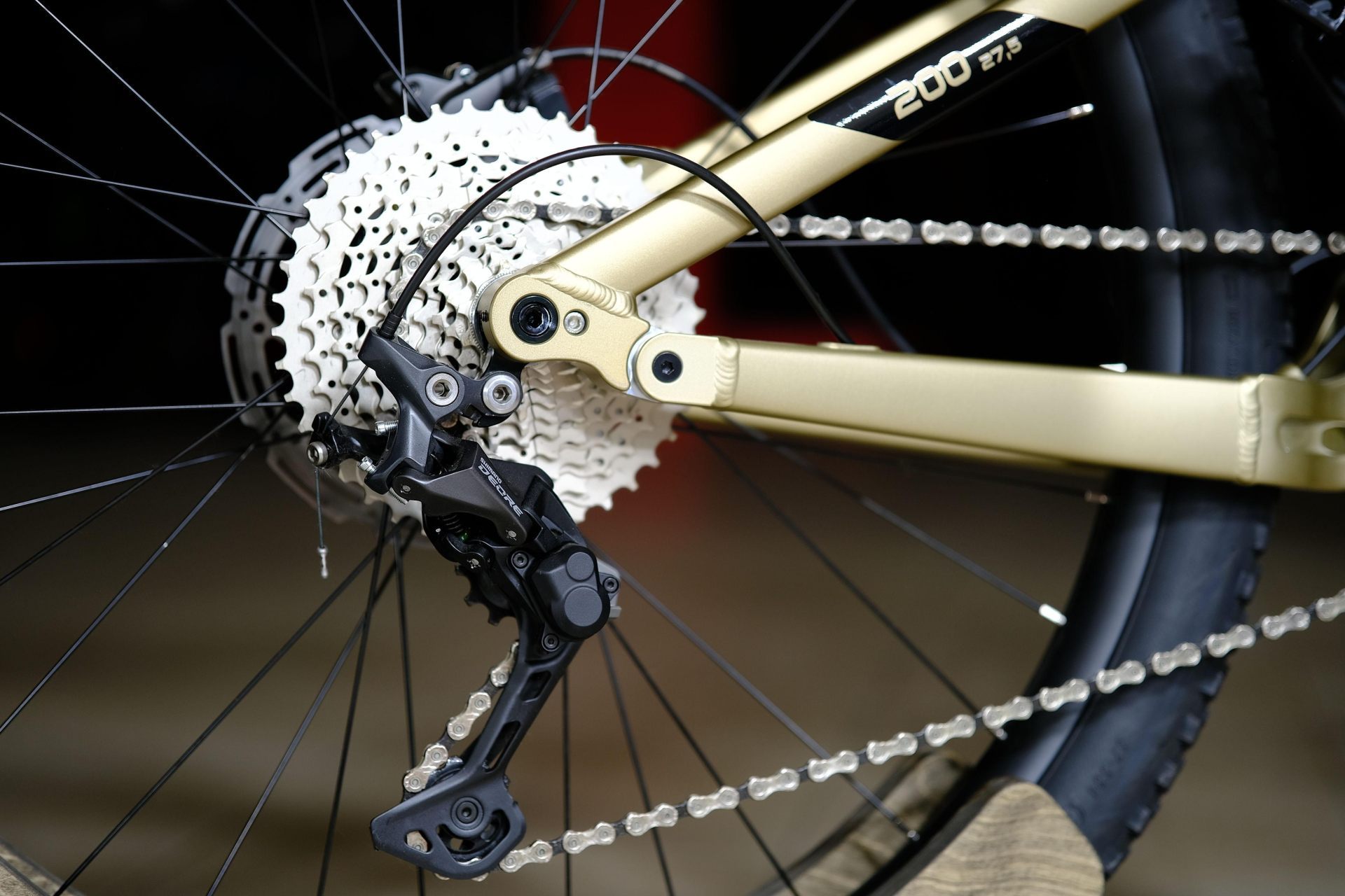 Задний переключатель  Shimano Deore M5130 HOKE FS 200- 27,5 матовый золотистый 18